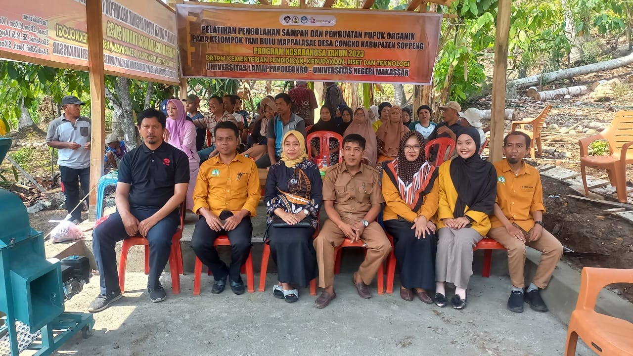 Tim Dosen Teknik Informatika Universitas Lamappapoleonro Implementasikan Teknologi Pengolahan Sampah melalui Program Kosabangsa di Desa Congko
