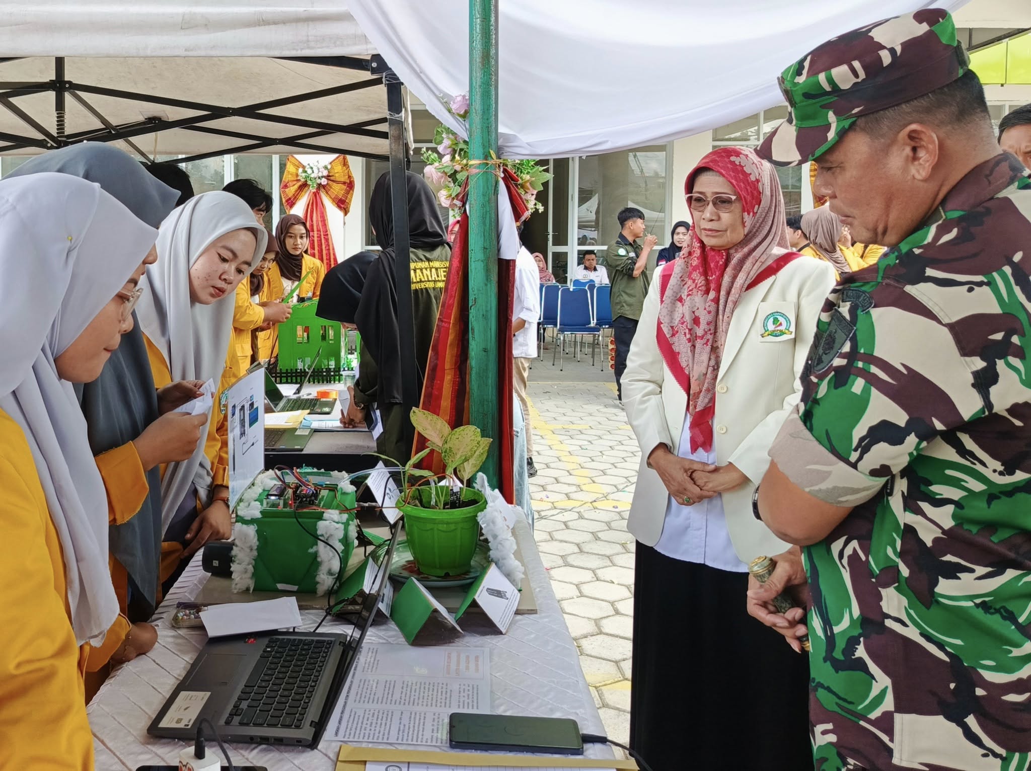 Gelar Tech Fusion Expo 2025, HIMATIKOM Unipol Implementasikan Kurikulum Berbasis OBE melalui Karya Nyata Mahasiswa